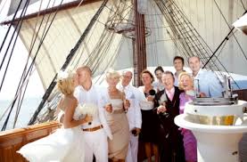 Um für ihre hochzeit die richtige location zu finden ist event inc genau das richtige. Hochzeit Und Hochzeitsreise Auf Einem Schiff Sea Cloud Cruises