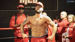 Caleb plant on sparring kovalev breaks down ward vs kovalev esnews boxing. Caleb Plant Gives Shirt To Young Fan And Shows Shredded Physique Ahead Of Vincent Feigenbutz Fight Youtube
