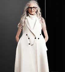 U cut hairstyles for long hair. 55 Classy Long Hairstyles For 60 Year Old Women With Glasses Plus Size Women Fashion
