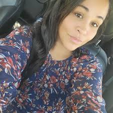 Can I feed my dog spaghetti with onions and garlic?