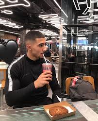 Epingle Par Manal Sur Boys Rebeu Mec Hommes Arabes Mec Bg