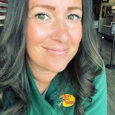 I crossed paths with this little tree this weekend and she stopped me in my  tracks as I found her so relatable!