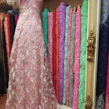 Padahal bagian luarnya yang terbuat dari tile berbordir ini panjang sekali sampai mata kaki. 10 Jenis Kain Yang Cocok Untuk Gaun Pesta Trend 2020