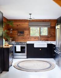 Tips to get a handle on everything in your drawers, pantry and cabinets. 54 Cozy Chalet Kitchen Designs To Get Inspired Digsdigs