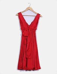 Salvo su gusto por el apasionado rojo, letizia no suele expandir su paleta de color hacia los tonos más vivos, como así hace melania. Carolina Herrera Vestido Rojo Satinado De Seda Descuento 80 Micolet