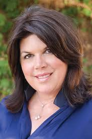 Janet Mclain's Instagram, Twitter & Facebook