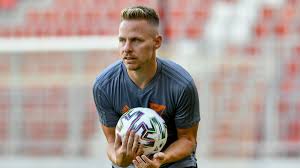 Born 23 december 1986) is a hungarian professional footballer who plays for nemzeti bajnokság ii club debreceni vsc and the. Budapestre Igazolhat Dzsudzsak Balazs Infostart Hu