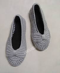 Iyi Geceler Olsun Aslinda Biraz Zaman Oldu Bu Babetleri Yapali Sevgili Orgu Babet Dunyasi Anlatimiyla Yapmistim Can Crochet Shoes Womens Slippers Diy Shoes