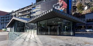 Zone privilégiée en face du parc central et de la rivière valira. L Office De Tourisme D Andorre La Vieille En Detail