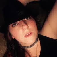 Amber Neely's Instagram, Twitter & Facebook