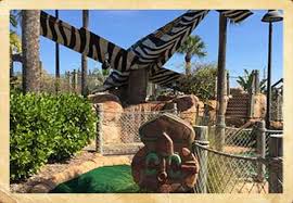 De cursus was wat zag eruit alsof gloednieuwe groenen en koele jungle gevolgen waaronder een golf gat in een grot. Congo River Golf Bonita Springs
