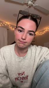 Emma Clare (@emma.clare3)’s videos with som original