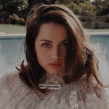 Batsy Ana De Armas Icons Like Or Reblog If You Save