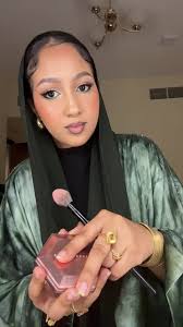 علاقات عاطفية: تقلبات المشاعر والتحديات