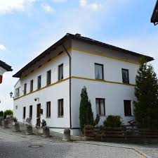 The hardthaus offers free parking. Haus Zum Verkauf 84559 Kraiburg A Inn Mapio Net