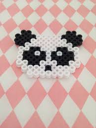 Magnet Tete De Panda En Perles A Repasser Accessoires De Maison Par Margo S Shop Art Perle Schemas De Bijoux En Perles Perle Hama Modele