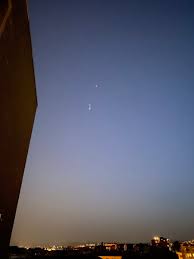 Types of meteorites include siderites/irons, aerolites/stones, and siderolites (iron/stone). Inglpya2ycjscm