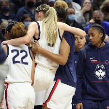 Paige Bueckers carried off court with injury - The UConn Blog