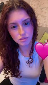 Leah Hinchliffe's Instagram, Twitter & Facebook