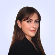 Madelyn Cary's Instagram, Twitter & Facebook