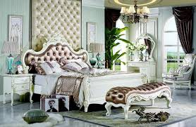 Betten landhausstil antik bett bettgestell 140x200 landhausstil weiß vollholz shabby chic bett doppelbett wolkenbett 160x200 massiv landhausstil vollholz casa padrino landhausstil massivholz bett antik grau 90 x 200 x h. Schlafzimmer Set In Antik Stil Aus Holz Und Leder