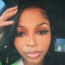 Elisha Garrison's Instagram, Twitter & Facebook