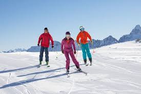 130 Km Pisten Topmoderne Anlagen Funparks Sonnenterrassen Mit 400 Gipfel Blick Fur Skifahrer Und Snowboarder In Der Skir Skifahren Oberstdorf Kleinwalsertal