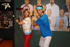 The museum is always open from 10am to 8pm and it would take you approximately 19minutes to get there from the central station, 4,9,14, 16, 24, 25; Die 10 Besten Madame Tussauds Amsterdam Touren 2021