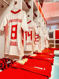 Bij alle nieuwe en vertrekkende spelers worden de transferdetails zoals afkoopsommen, op huurbasis etc. Red Yellow Gradient Socks Rb Leipzig Debuts Striking 20 21 Home Kit Footy Headlines