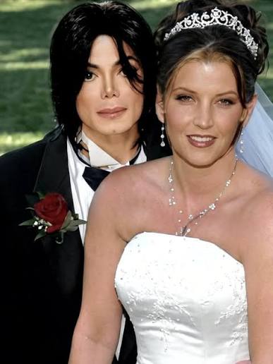 When Lisa Marie Presley married Michael Jackson on May 26, 1994, the world reacted with disbelief and fascination. The daughter of Elvis Presley had quietly married the King of Pop. It sounded
