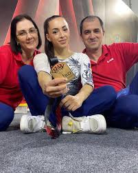 Jul 25, 2021 · romanian gymnast larisa iordache suffered an injury while competing on balance beam at the qualifications of the tokyo games. Larisa Iordache