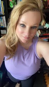 Easy like Sunday morning… ay Monday na diay 😁😅😁 YOGA WITH MOVEMENT COACH  Joy Tan