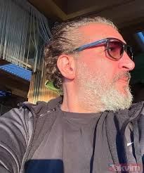 Patron ben zam istiyorum diyen Mehmet Yalçınakaya yayında isyan etti Ben  yine aynı kaderi yaşıyorum Acun Ilıcalı'yla para krizi yaşamıştı