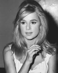 Maybe you would like to learn more about one of these? Spanies Fwtografies Ths Alikhs Boygioyklakh Me Magio Sta Paraskhnia Tainiwn Eikones Bovary