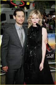 Find the perfect with kirsten dunst tobey maguire and alfred molina stock photos and editorial news pictures from getty images. Tobey Maguire E Kirsten Dunst Kirsten Dunst Fashion Celebrities