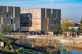 Le College International De Noisy Le Grand Marne La Vallee Aux Cotes Du Lycee International Contribue Au Marne La Vallee Noisy Le Grand Lycee International