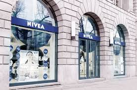 Mitten im herzen hamburgs liegt das weltweit erste nivea haus. Htw O Unsere Projekte Nivea
