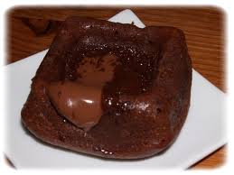 Fondants Minute Aux 2 Chocolats Cuisiner Tout Simplement Le Blog De Cuisine De Nathalie Mini Desserts Chocolat Dessert Vite Fait