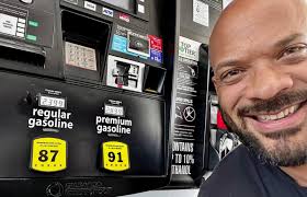 Kenaston Costco gas prices at 3:35 pm