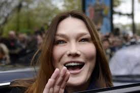 Izobličena Carla Bruni pokazala koliko je pretjerala s botoksom