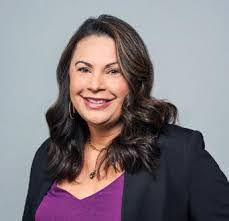 Mindy Webster's Instagram, Twitter & Facebook