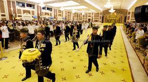 Rugi tak tengok istiadat pertabalan ni. Yang Di Pertuan Agong Ke 15 Ditabal Penuh Istiadat Utusan Borneo Online