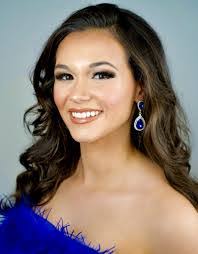 Eva Benjamin's Instagram, Twitter & Facebook