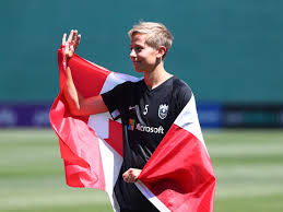 But sport's rigid binary when it comes to gender canadian women's socccer player quinn gets a hug in may 2019 after practice. Canadian Soccer Star Comes Out As Trans In Heartfelt Instagram Post Them