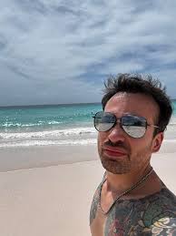 Looking 🔥🔥 with @babepinkbeli glasses. Thanks for letting try