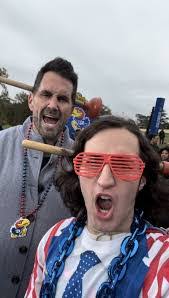 Noah Ginsberg's Instagram, Twitter & Facebook