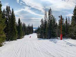 Overdag suizen door de sneeuw en 's avonds bijkomen in een warme jacuzzi met uitzicht over de bergtoppen? Wintersport In Zweden 5 Skigebieden Op Een Rijtje