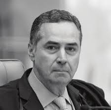 Edição de homenagem 17 anos de jurisdição constitucional Ministro Ricardo  Lewandowski