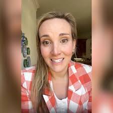 Wife throws husband a surprise birthday party at Costco, his favorite store 