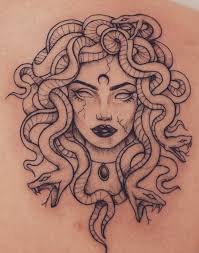 Lilly Gore (lillyegore)